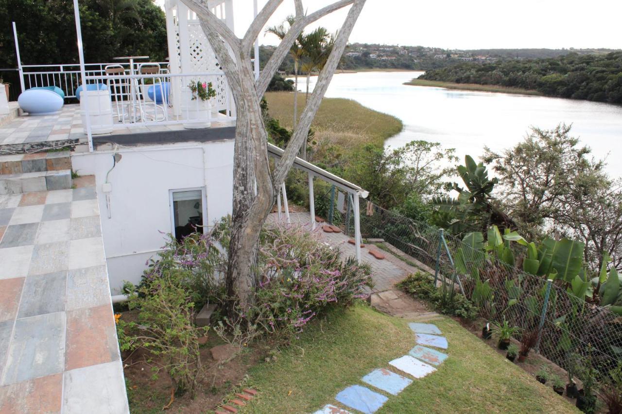 Blue'S Guest House - East London Bonza Bay エクステリア 写真