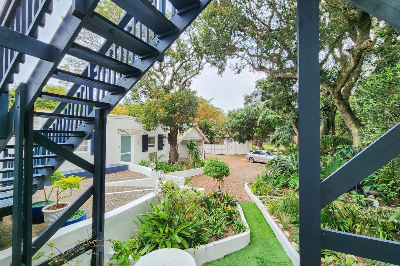 Blue'S Guest House - East London Bonza Bay エクステリア 写真