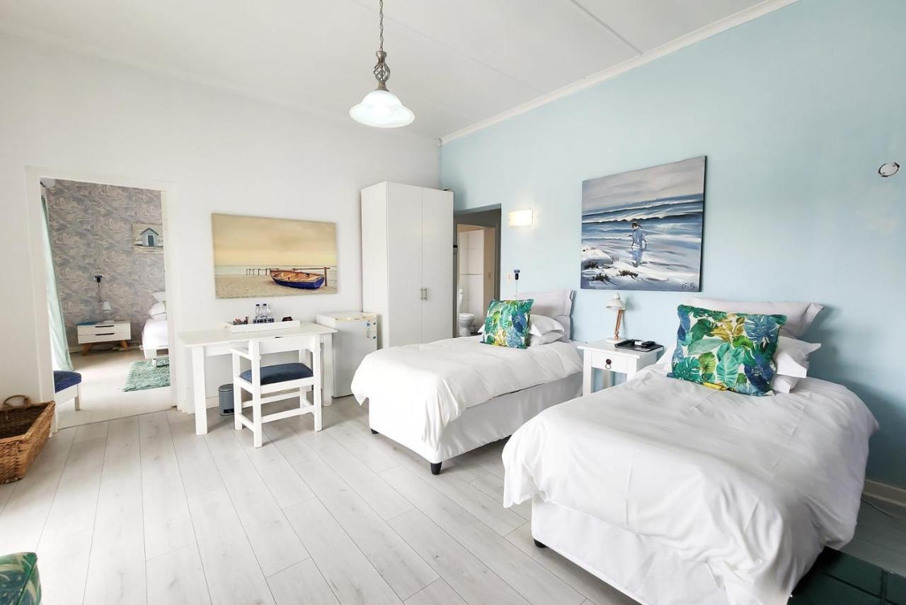 Blue'S Guest House - East London Bonza Bay エクステリア 写真