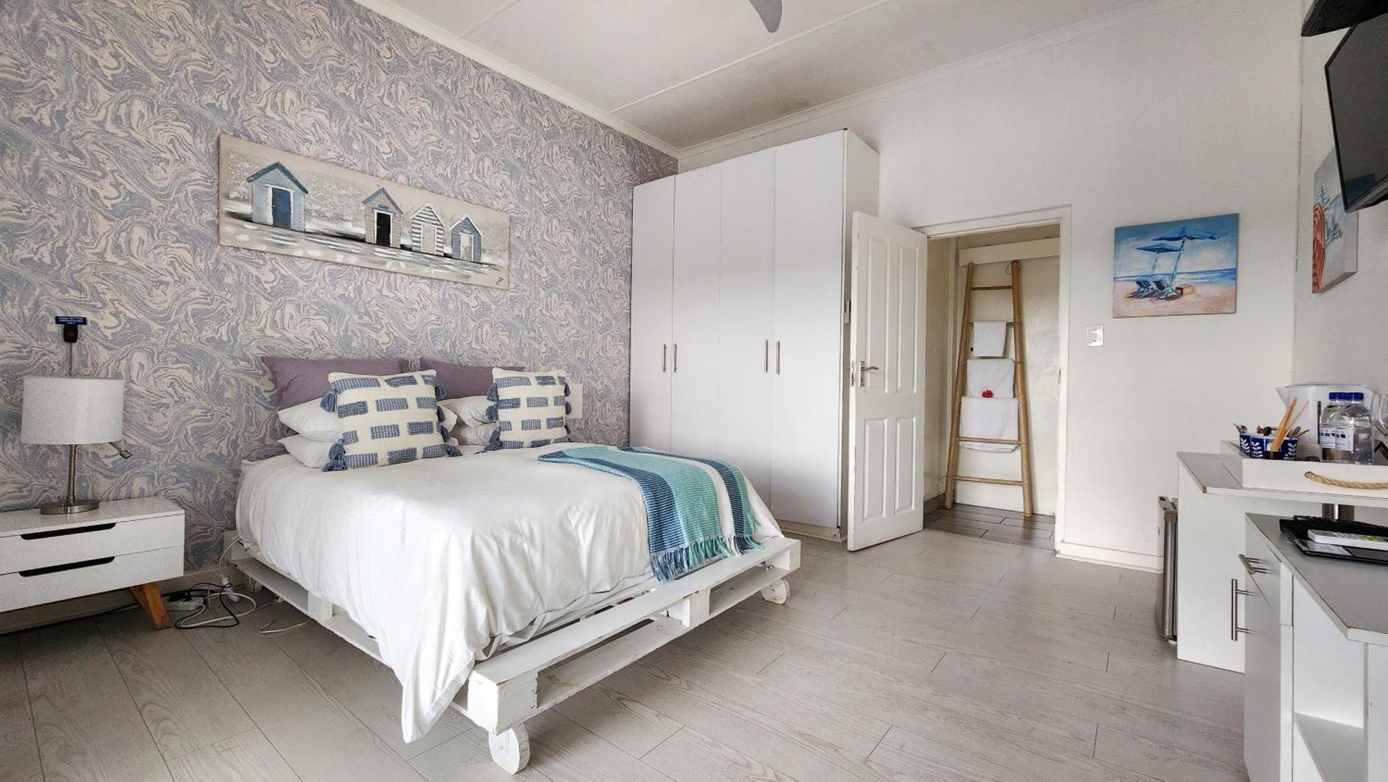 Blue'S Guest House - East London Bonza Bay エクステリア 写真